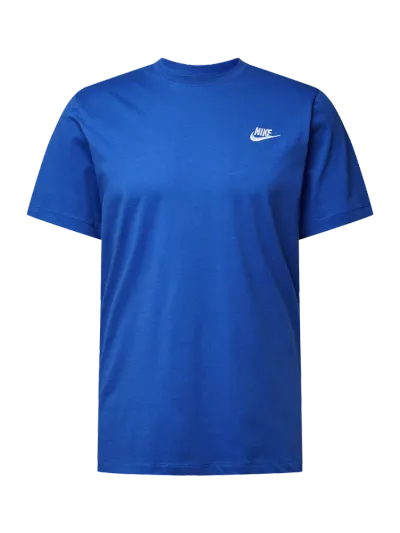 Nike Nike T-shirt o kroju standard fit z wyhaftowanym logo
