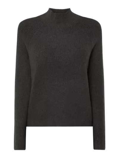 REVIEW Sweter z prążkowaną fakturą