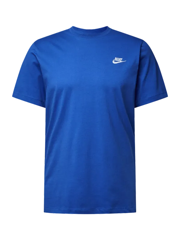 Nike T-shirt o kroju standard fit z wyhaftowanym logo