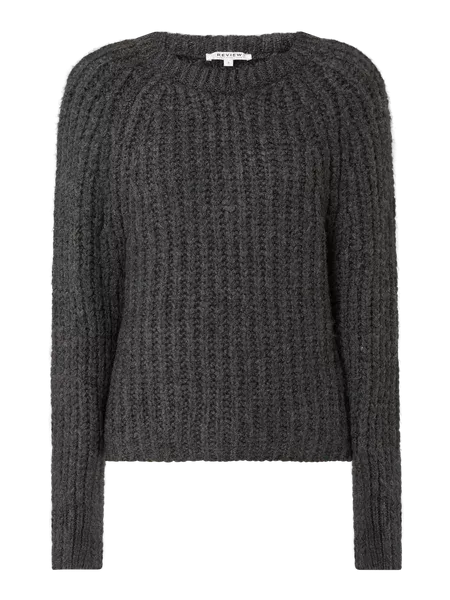 REVIEW Sweter z obniżonymi ramionami