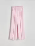 Spodnie o swobodnym fasonie z zaznaczonym kantem, wykonane z wiskozowej tkaniny. - pastelowy róż