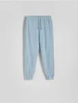 Spodnie o swobodnym fasonie, wykonane z bawełnianej dzianiny. - jasnoniebieski