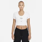 Damska koszulka z krótkim rękawem i o skróconym kroju Nike Sportswear Essential - Biel