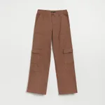 Brązowe spodnie straight fit z kieszeniami cargo - Brązowy