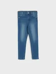 Wygode jeansy wykonane z miękkiej, denimowej dzianiny. - niebieski