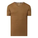 OLYMP Level Five T-shirt o kroju body fit z dekoltem w serek