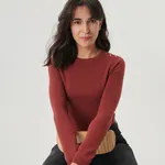 Sweter z ozdobnymi guzikami - Czerwony