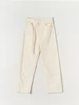 Spodnie jeansowe o luźnym kroju wykonane w 100% z bawełny. - kremowy
