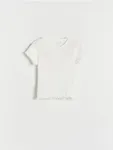 T-shirt o prostym fasonie, wykonany z bawełny z dodatkiem elastycznych włókien. - złamana biel