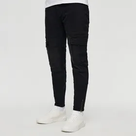 Czarne jeansy slim fit z kieszeniami cargo - Czarny