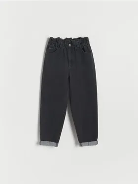Jeansy typu baggy, uszyte z bawełnianej tkaniny z dodatkiem elastycznych włókien. - czarny