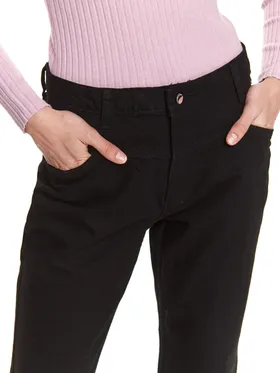 Spodnie jeansowe o luźnym kroju