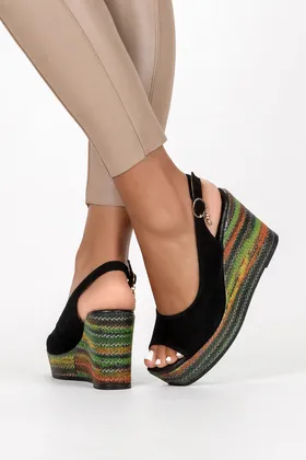 Czarne sandały skórzane damskie na kolorowym koturnie z ozdobą produkt polski casu 2336