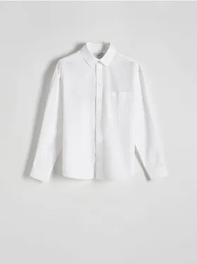 Koszula o swobodnym kroju, wykonana ze strukturalnej tkaniny. - biały
