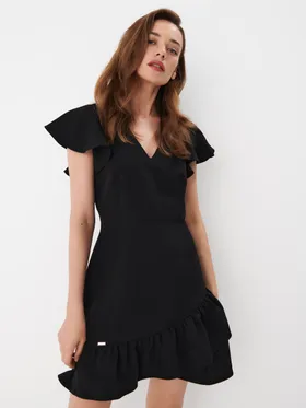 Czarna sukienka mini - Czarny
