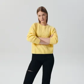 Sweter z ozdobnym splotem - Żółty