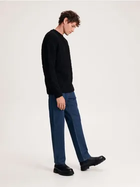 Spodnie jeansowe o regularnym kroju, wykonane z denimu. - indigo jeans