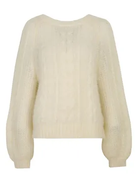 Puszysty sweter z warkoczami