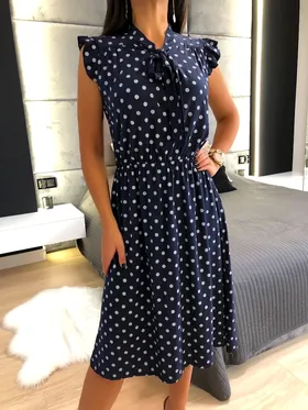 Granatowa Sukienka w Grochy z Wiązaniem 8066-524-C