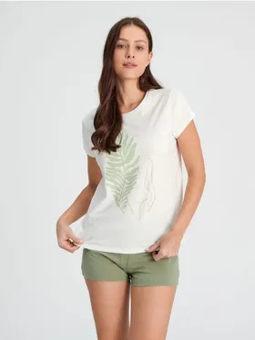 Bawełniana piżama dwuczęściowa z roślinnym nadrukiem na koszulce. - kremowy