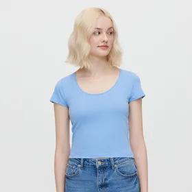 Krótka koszulka z głebszym dekoltem błękitna - Niebieski