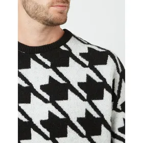 REVIEW Sweter we wzory na całej powierzchni