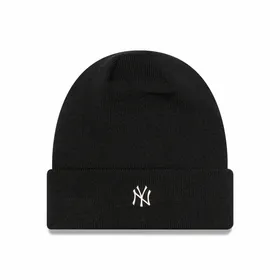 Męska czapka zimowa NEW ERA METALLIC BADGE CUFF BEANIE NEW YORK YANKEES - czarna