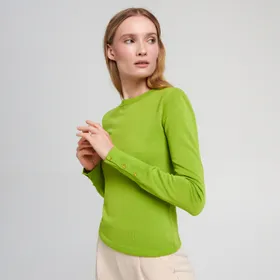Sweter z ozdobnymi guzikami - Zielony