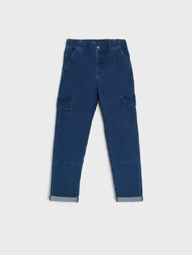 Jeansowe spodnie cargo wykonane z bawełnianej tkaniny z dodatkiem elastycznych włókien. - granatowy