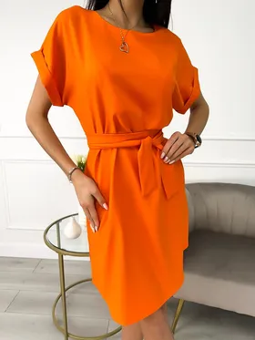 Pomarańczowa Sukienka z Paskiem
