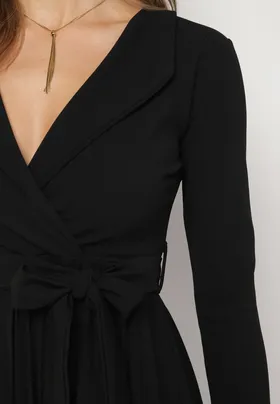 Czarna Midi Sukienka z Plisowanym Dołem i Kopertowym Dekoltem z Materiałowym Paskiem Obebba