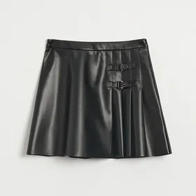 Plisowana spódnica mini z imitacji skóry - Czarny