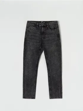 Spodnie jeansowe o kroju slim, uszyte z tkaniny z domieszką elastycznych włókien. - czarny