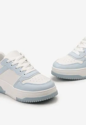 Niebiesko-Białe Sneakersy na Niskiej Platformie z Ozdobnymi Przeszyciami Huviena