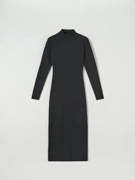 Dopasowana, prążkowana sukienka midi z długimi rękawami oraz dekoracyjnym wycięciem na plecach. Uszyta z szybkoschnącego materiału z domieszką elastycznych włókien. - czarny