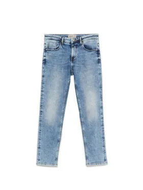 Jasnoniebieskie jeansy comfort