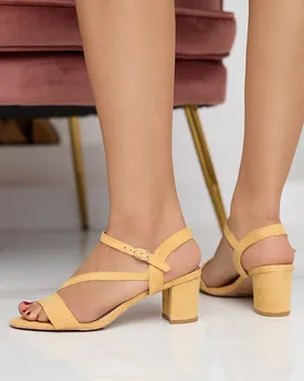 Sandały damskie na słupku w kolorze żółtym Klodu- Obuwie - Żółty