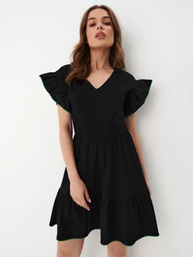 Sukienka mini z rozkloszowanym dołem - Czarny
