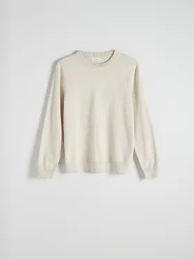 Sweter o prostym fasonie, wykonany z bawełny. - beżowy