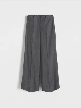 Spodnie o swobodnym fasonie, wykonane z tkaniny z domieszką wiskozy. - jasnoszary