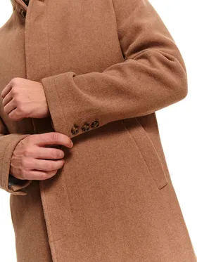 Klasyczny płaszcz ze stójką z wełnianej tkaniny