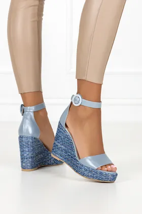 Niebieskie sandały skórzane damskie espadryle na ozdobnym koturnie produkt polski casu 2339