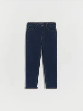 Jeansy typu regular, wykonane z bawełnianej tkaniny z dodatkiem elastycznych włókien. - granatowy