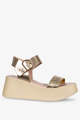Złote sandały skórzane błyszczące na platformie produkt polski casu 40370