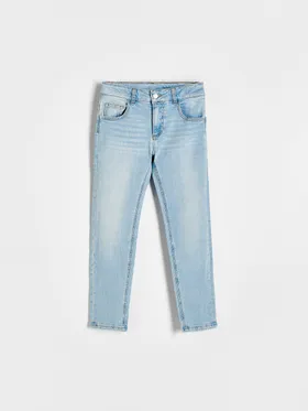 Jeansy o dopasowany fasonie, wykonane z bawełnianej tkaniny z dodatkiem elastycznych włókien. - niebieski