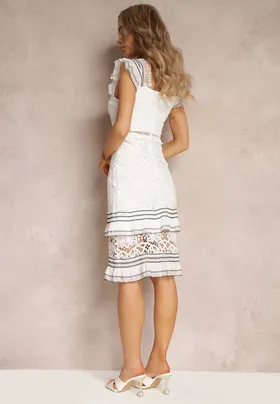 Biała Taliowana Sukienka Midi z Głębokim Dekoltem z Ażurowej Tkaniiny Eleonota