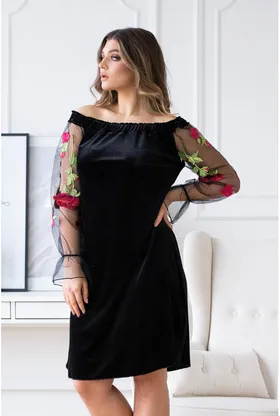 Czarna welurowa sukienka hiszpanka z koronką i różami - MIRELLA
