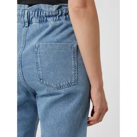 REVIEW Jeansy o kroju mom fit z wysokim stanem z bawełny ekologicznej
