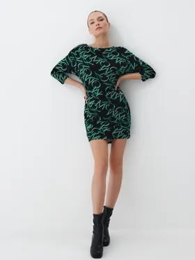 Sukienka w modny wzór mini - Zielony