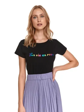 T-shirt z kolorowym napisem